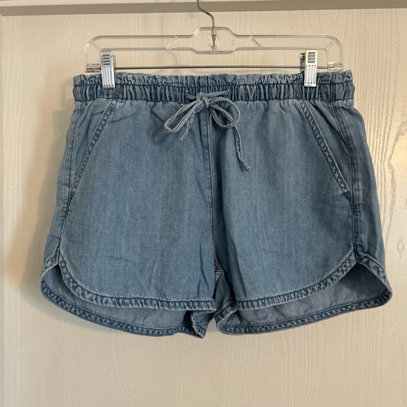 American Eagle Outfitters Pants - American Eagle light cotton drawstring shorts Small